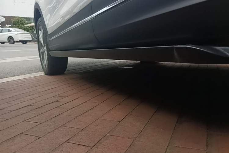 Used Haval H6 Coupe 2015 Blue Label 2.0T Automatic Two-Wheel Drive Prestige Model Left Side Sill