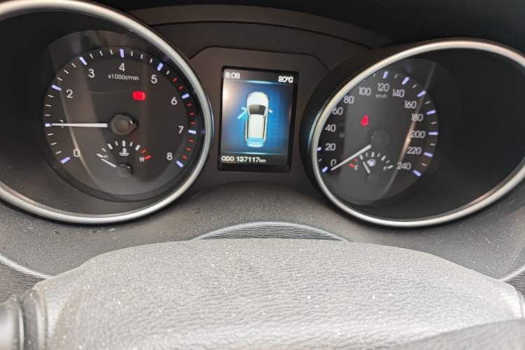 Used Haval H6 Coupe 2015 Blue Label 2.0T Manual Two-Wheel Drive Urban Model Odometer Close Up