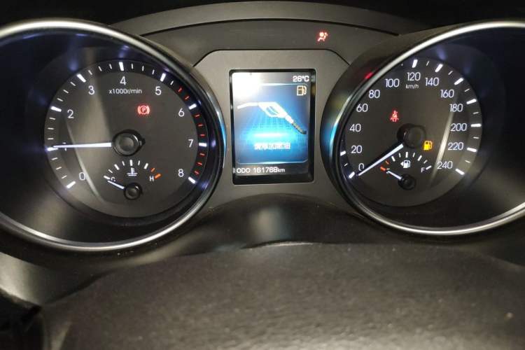Used Haval H6 Coupe 2015 Blue-Label 2.0T Manual Two-Wheel Drive Prestige Model Odometer Close Up
