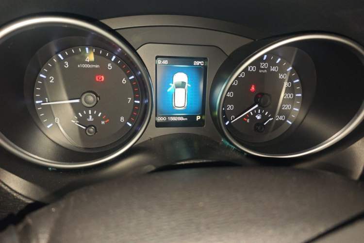 Used Haval H6 Coupe 2015 Blue Label 2.0T Automatic Two-Wheel Drive Prestige Model Odometer Close Up