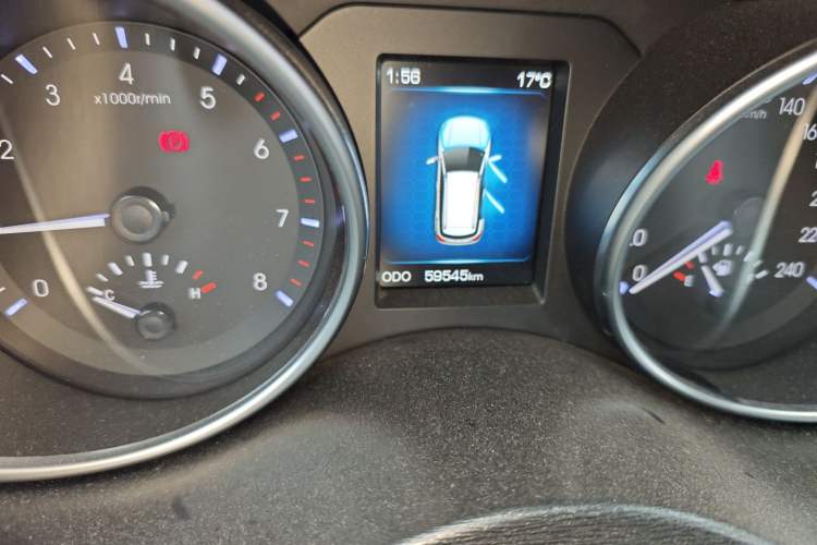 Used Haval H6 Coupe 2015 Blue-Label Facelift 2.0T Manual Two-Wheel Drive Urban Version Odometer Close Up