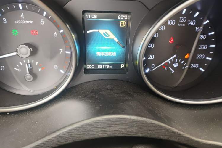 Used Haval H6 Coupe 2015 Blue Label 2.0T Automatic Two-Wheel Drive Prestige Model Odometer Close Up