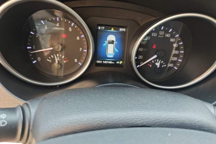 Used Haval H6 Coupe 2015 Blue Label 2.0T Automatic Two-Wheel Drive Prestige Model Odometer Close Up