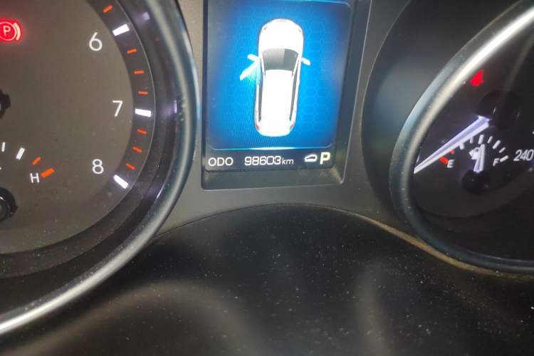 Used Haval H6 Coupe 2015 Blue Label 2.0T Automatic Two-Wheel Drive Prestige Model Odometer Close Up