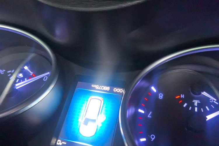 Used Haval H6 Coupe 2015 Blue Label 2.0T Automatic Two-Wheel Drive Prestige Model Odometer Close Up