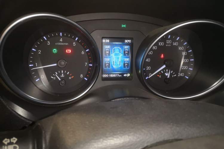 Used Haval H6 Coupe 2015 Blue Label 2.0T Automatic Two-Wheel Drive Elite Model Odometer Close Up
