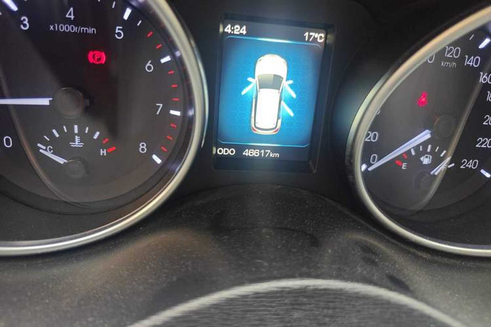 Used Haval H6 Coupe 2015 Blue-Label 2.0T Manual Two-Wheel Drive Prestige Model Odometer Close Up