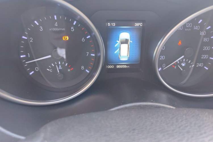 Used Haval H6 Coupe 2015 Blue-Label 2.0T Manual Two-Wheel Drive Prestige Model Odometer Close Up