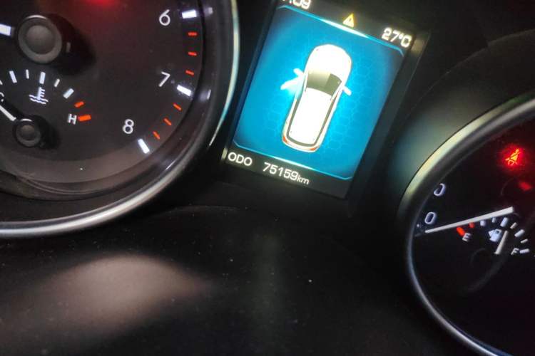 Used Haval H6 Coupe 2015 Blue Label 2.0T Manual Two-Wheel-Drive Elite Model Odometer Close Up