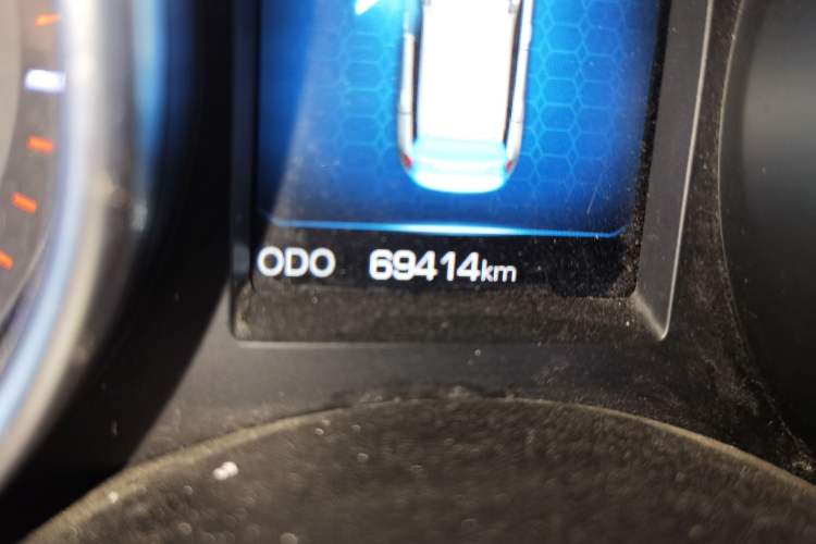 Used Haval H6 Coupe 2015 Blue Label 2.0T Manual Two-Wheel-Drive Elite Model Odometer Close Up