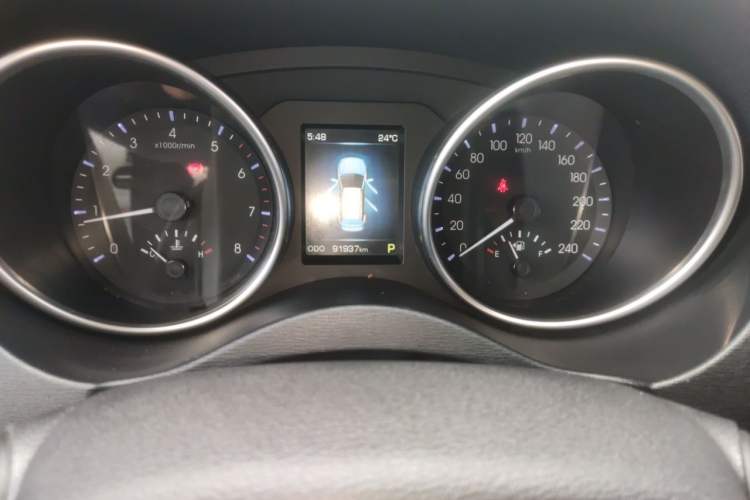 Used Haval H6 Coupe 2015 Blue Label 2.0T Automatic Two-Wheel Drive Prestige Model Odometer Close Up