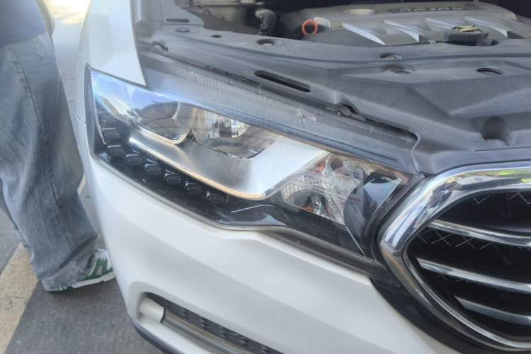 Used Haval H6 Coupe 2015 Blue Label 2.0T Automatic Two-Wheel Drive Elite Model Right Front Headlight
