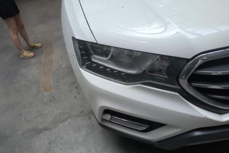 Used Haval H6 Coupe 2015 Blue Label 2.0T Automatic Two-Wheel Drive Prestige Model Right Front Headlight