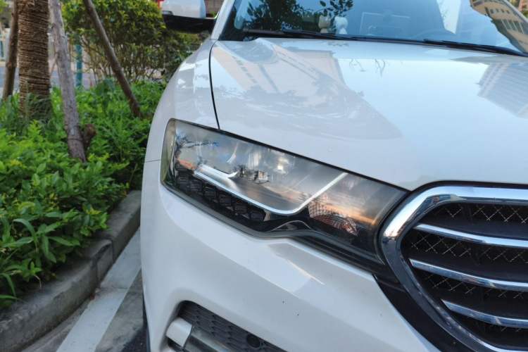 Used Haval H6 Coupe 2015 Blue Label 2.0T Automatic Two-Wheel Drive Elite Model Right Front Headlight