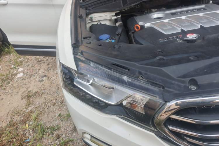 Used Haval H6 Coupe 2015 Blue Label 2.0T Automatic Two-Wheel Drive Prestige Model Right Front Headlight