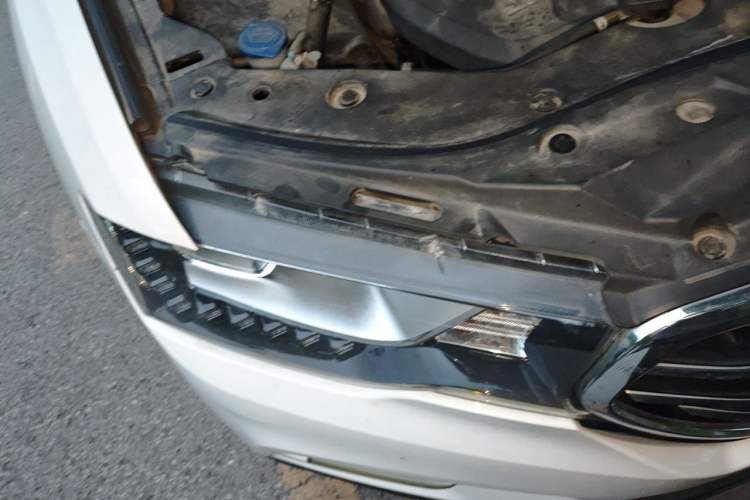 Used Haval H6 Coupe 2015 Blue Label 2.0T Automatic Two-Wheel Drive Elite Model Right Front Headlight