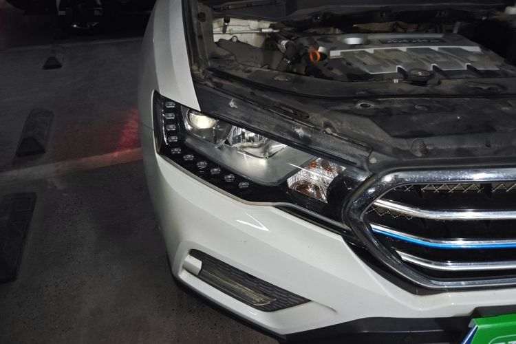 Used Haval H6 Coupe 2015 Blue Label 2.0T Automatic Two-Wheel Drive Elite Model Right Front Headlight