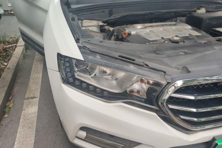 Used Haval H6 Coupe 2015 Blue Label 2.0T Automatic Two-Wheel Drive Prestige Model Right Front Headlight