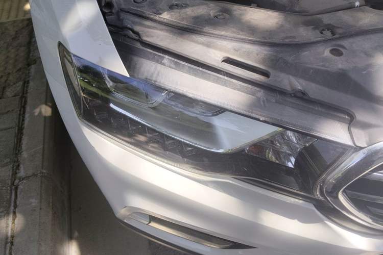 Used Haval H6 Coupe 2015 Blue Label 2.0T Automatic Two-Wheel Drive Elite Model Right Front Headlight