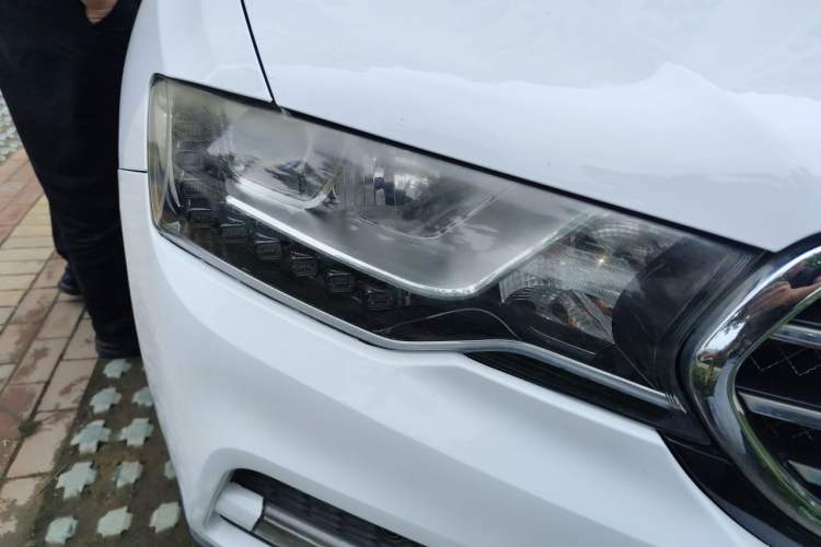 Used Haval H6 Coupe 2015 Blue Label 2.0T Automatic Two-Wheel Drive Elite Model Right Front Headlight