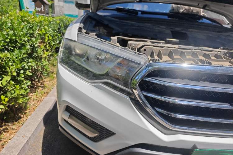 Used Haval H6 Coupe 2015 Blue Label 2.0T Automatic Two-Wheel Drive Prestige Model Right Front Headlight