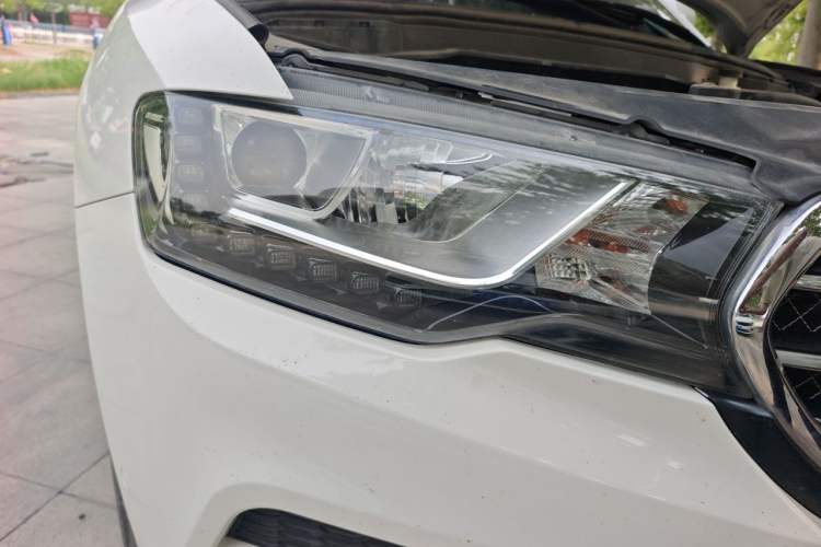 Used Haval H6 Coupe 2015 Blue Label 2.0T Automatic Two-Wheel Drive Elite Model Right Front Headlight