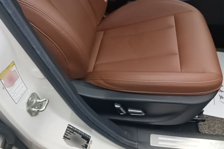 Used Haval H6 Coupe 2015 Blue Label 2.0T Automatic Two-Wheel Drive Prestige Model Right Front Seat