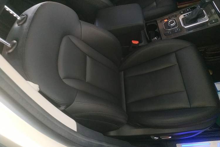 Used Haval H6 Coupe 2015 Blue Label 2.0T Automatic Two-Wheel Drive Prestige Model Right Front Seat