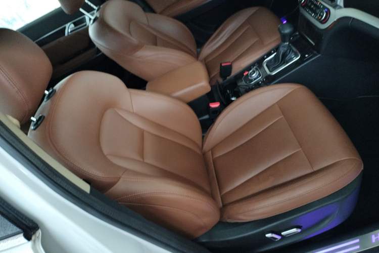 Used Haval H6 Coupe 2015 Blue Label 2.0T Automatic Two-Wheel Drive Elite Model Right Front Seat