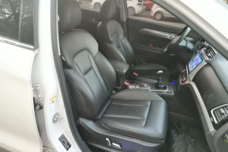 Used Haval H6 Coupe 2015 Blue Label 2.0T Manual Two-Wheel-Drive Elite Model Right Front Seat