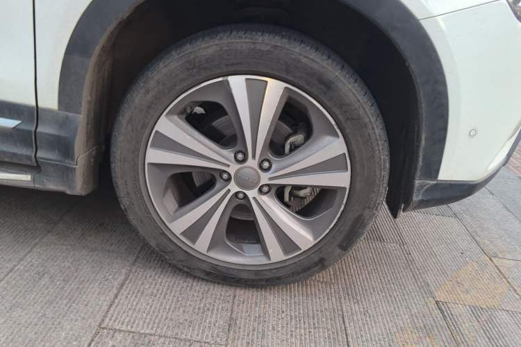 Used Haval H6 Coupe 2015 Blue Label 2.0T Automatic Two-Wheel Drive Prestige Model Right Front Wheel Hub