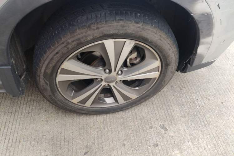 Used Haval H6 Coupe 2015 Blue Label 2.0T Manual Two-Wheel-Drive Elite Model Right Front Wheel Hub