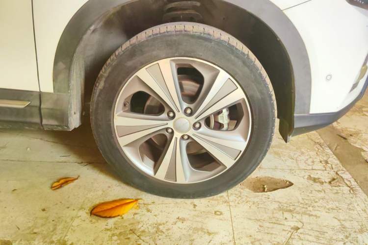 Used Haval H6 Coupe 2015 Blue Label 2.0T Automatic Two-Wheel Drive Elite Model Right Front Wheel Hub