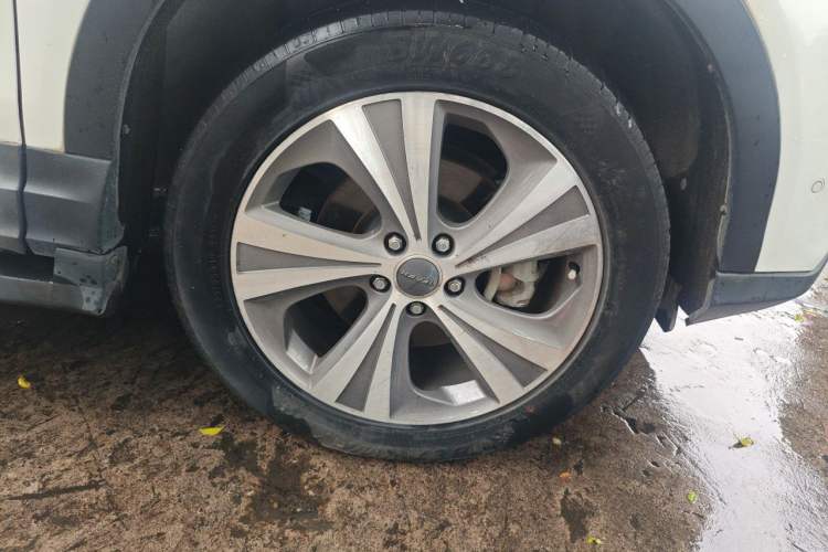 Used Haval H6 Coupe 2015 Blue Label 2.0T Automatic Two-Wheel Drive Prestige Model Right Front Wheel Hub