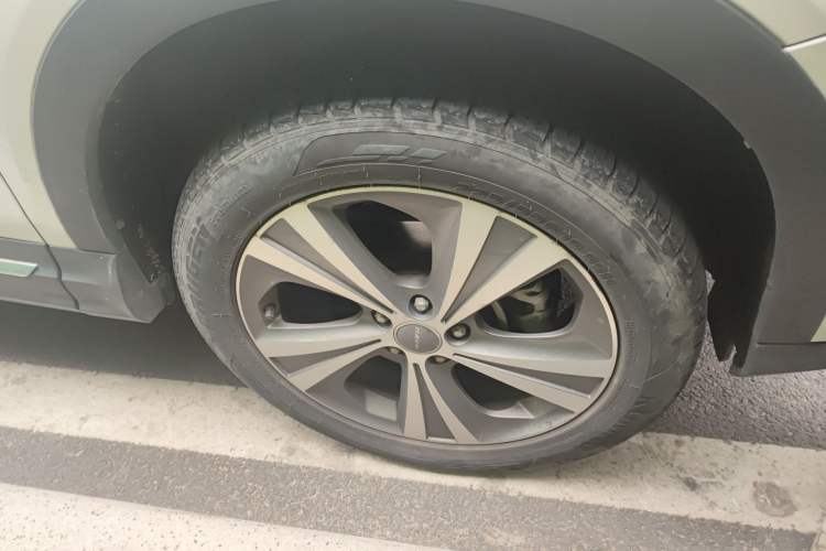 Used Haval H6 Coupe 2015 Blue Label 2.0T Automatic Two-Wheel Drive Prestige Model Right Front Wheel Hub