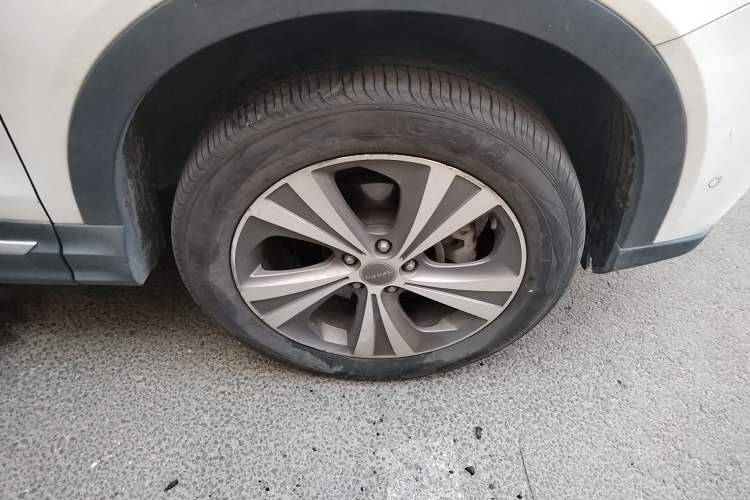 Used Haval H6 Coupe 2015 Blue Label 2.0T Manual Two-Wheel-Drive Elite Model Right Front Wheel Hub