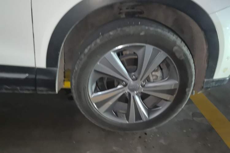 Used Haval H6 Coupe 2015 Blue Label 2.0T Automatic Two-Wheel Drive Elite Model Right Front Wheel Hub