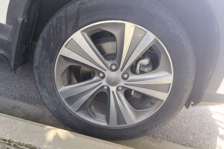 Used Haval H6 Coupe 2015 Blue Label 2.0T Automatic Two-Wheel Drive Elite Model Right Front Wheel Hub