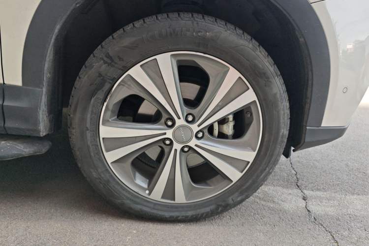 Used Haval H6 Coupe 2015 Blue Label 2.0T Automatic Two-Wheel Drive Prestige Model Right Front Wheel Hub