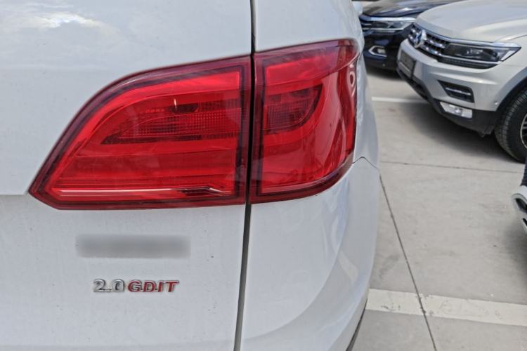 Used Haval H6 Coupe 2015 Blue Label 2.0T Automatic Two-Wheel Drive Elite Model Right Rear Taillight