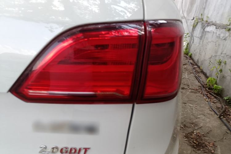 Used Haval H6 Coupe 2015 Blue Label 2.0T Automatic Two-Wheel Drive Prestige Model Right Rear Taillight