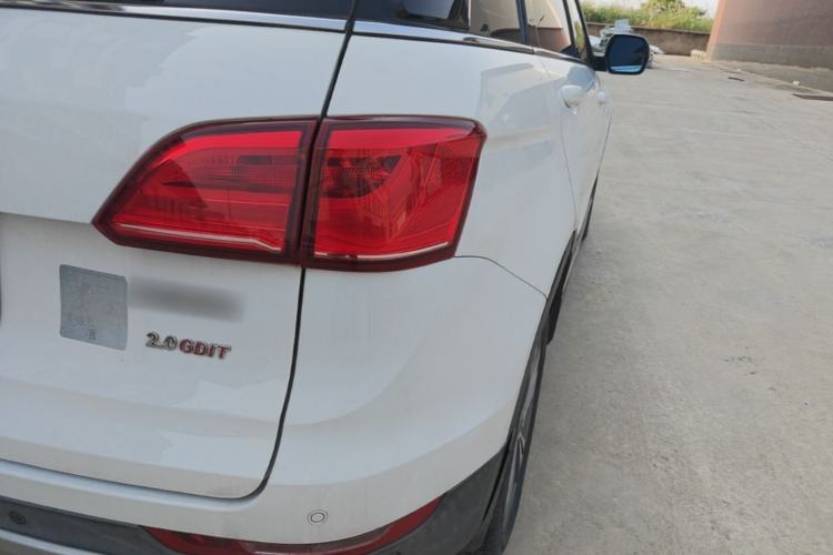 Used Haval H6 Coupe 2015 Blue Label 2.0T Automatic Two-Wheel Drive Elite Model Right Rear Taillight