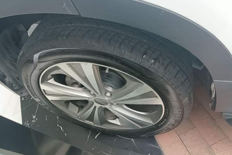 Used Haval H6 Coupe 2015 Blue Label 2.0T Automatic Two-Wheel Drive Prestige Model Right Rear Wheel Hub