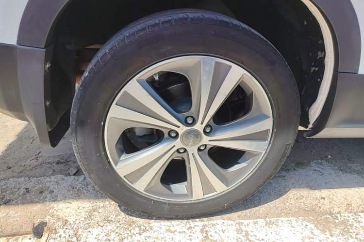 Used Haval H6 Coupe 2015 Blue Label 2.0T Automatic Two-Wheel Drive Prestige Model Right Rear Wheel Hub