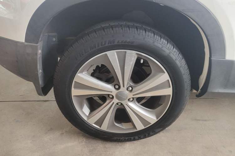 Used Haval H6 Coupe 2015 Blue Label 2.0T Automatic Two-Wheel Drive Elite Model Right Rear Wheel Hub