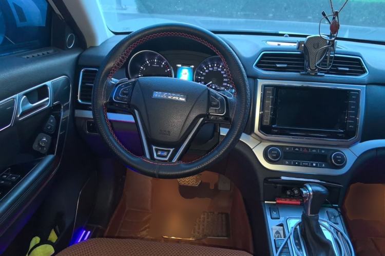 Used Haval H6 Coupe 2015 Blue Label 2.0T Automatic Two-Wheel Drive Prestige Model Steering Wheel