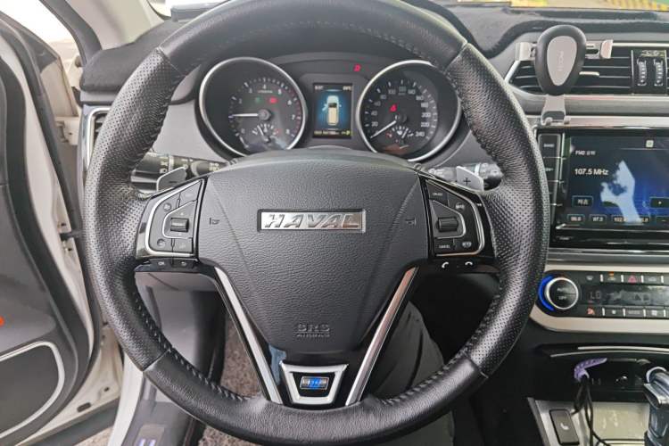 Used Haval H6 Coupe 2015 Blue Label 2.0T Automatic Two-Wheel Drive Elite Model Steering Wheel