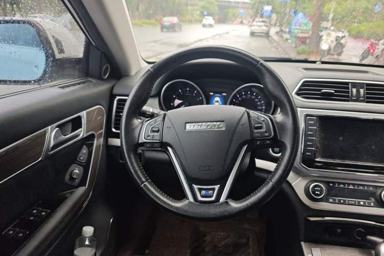 Used Haval H6 Coupe 2015 Blue-Label Facelift 2.0T Manual Two-Wheel Drive Urban Version Steering Wheel