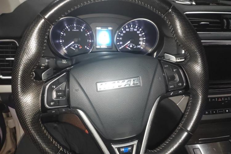Used Haval H6 Coupe 2015 Blue Label 2.0T Automatic Two-Wheel Drive Prestige Model Steering Wheel