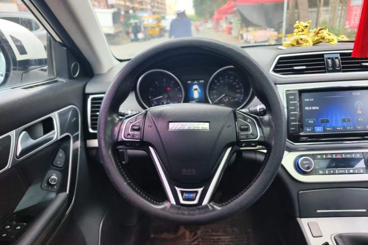 Used Haval H6 Coupe 2015 Blue-Label Facelift 2.0T Manual Two-Wheel Drive Urban Version Steering Wheel